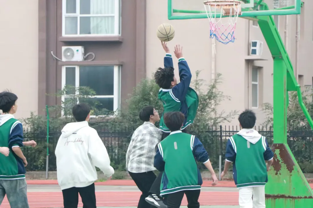 青春“篮”不住，拼搏正当时 | 老康高复部·龙翔高中东校区篮球PK赛圆满落幕！